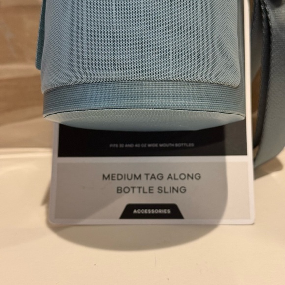 Brand New Hydro Flask Tag Along™ Medium – Birch | Fits 32 oz & 40 oz Wide Mouth - Picture 3 of 11